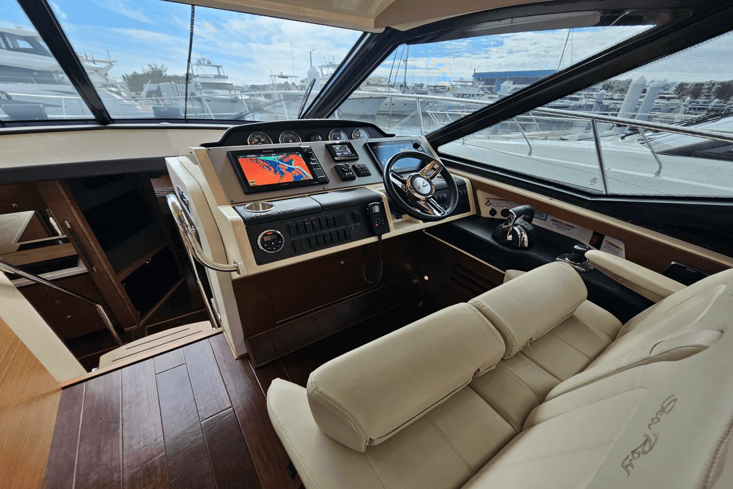 2016 Sea Ray 510 SUNDANCER Image Thumbnail #24