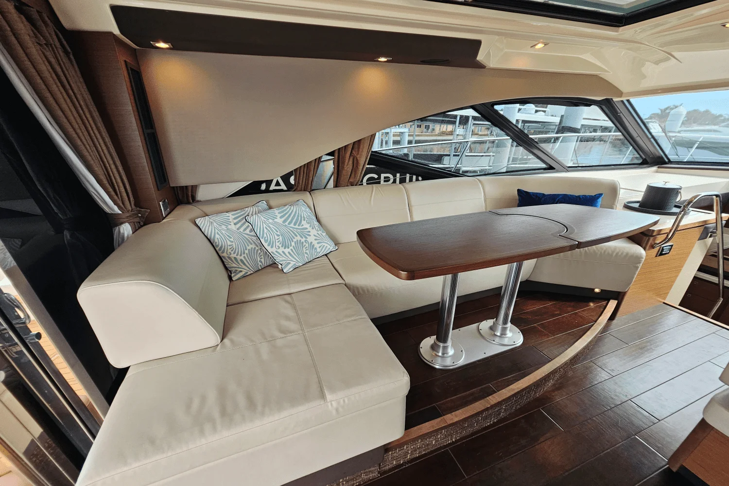 2016 Sea Ray 510 SUNDANCER Image Thumbnail #22