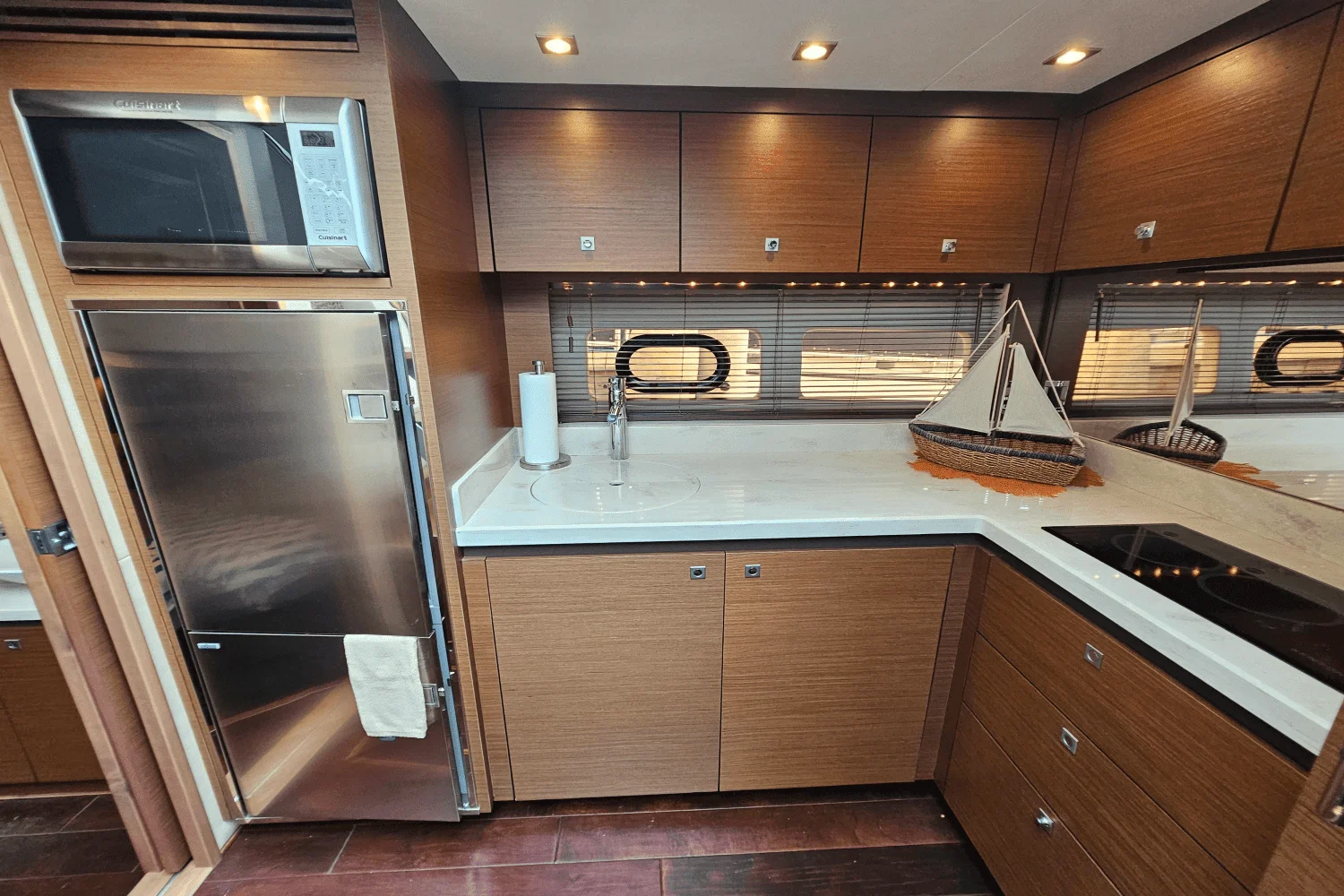 2016 Sea Ray 510 SUNDANCER Image Thumbnail #42