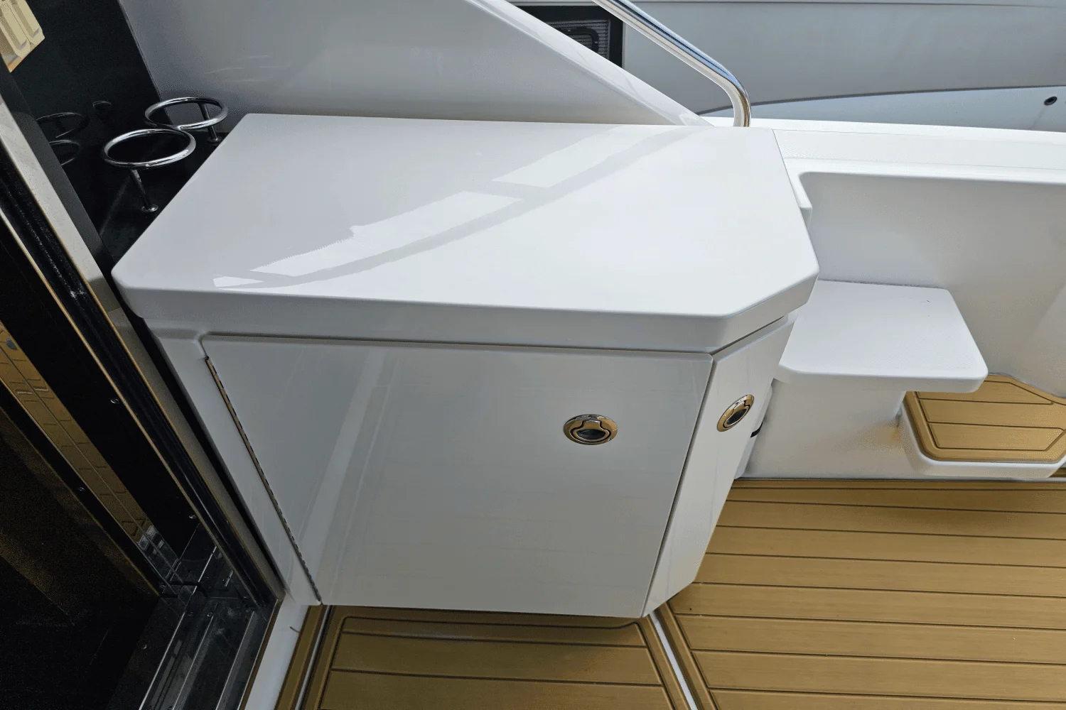 2016 Sea Ray 510 SUNDANCER Image Thumbnail #18
