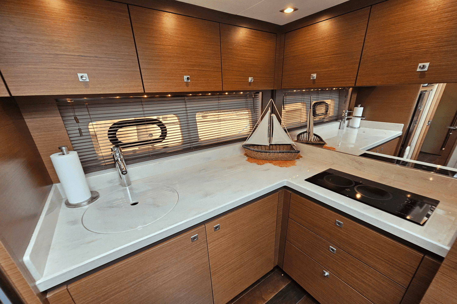 2016 Sea Ray
                                                             510 SUNDANCER Image Thumbnail #43