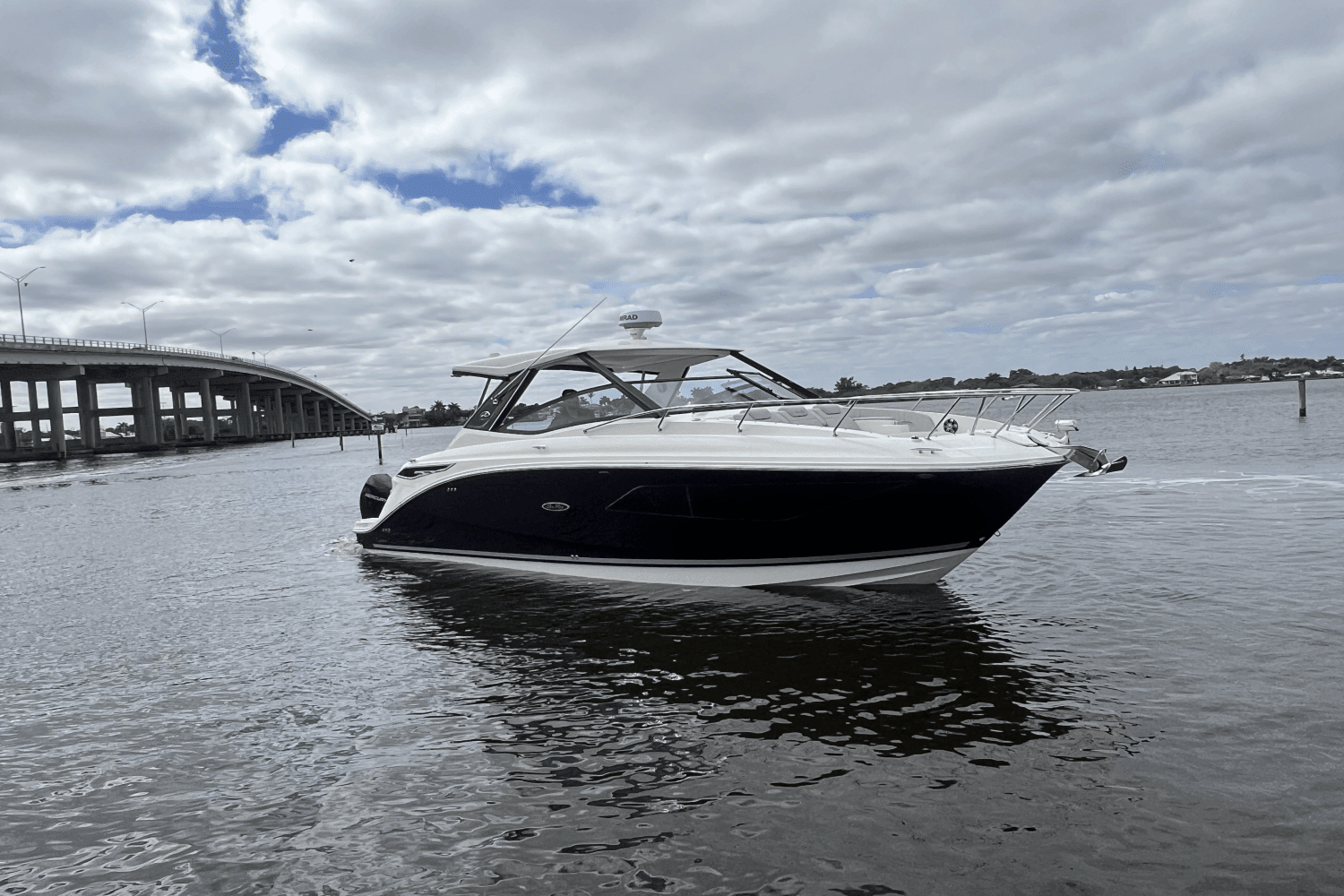 2020 Sea Ray 320 SUNDANCER OB Image Thumbnail #5