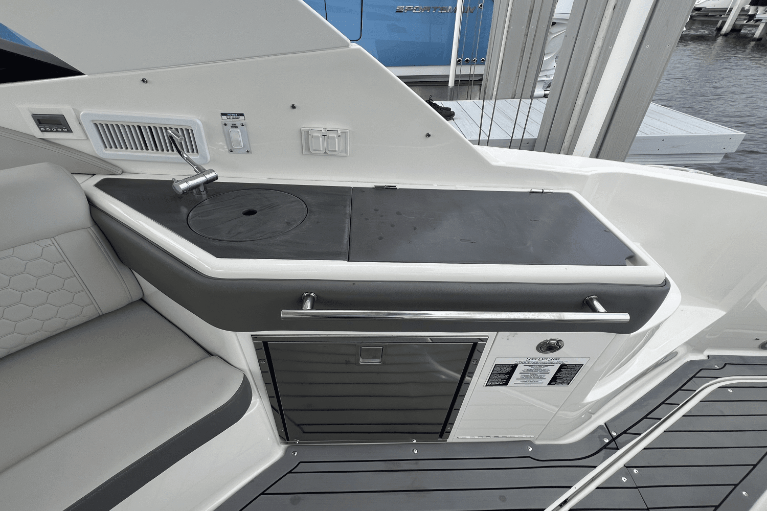 2020 Sea Ray 320 SUNDANCER OB Image Thumbnail #29