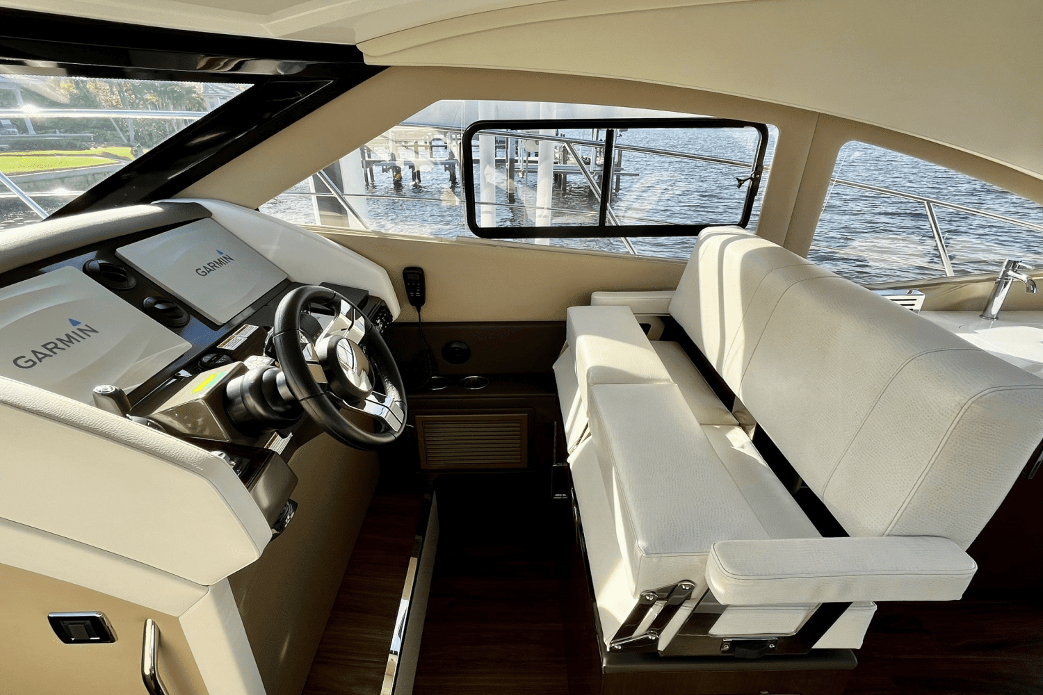 2019 Carver Yachts C37 COUPE Image Thumbnail #25