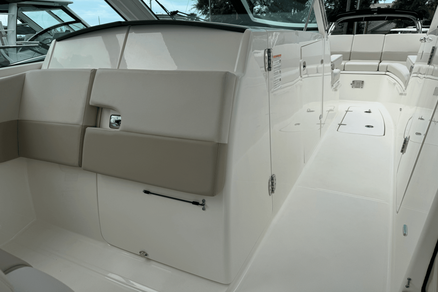 2024 Boston Whaler 320 Vantage Image Thumbnail #29