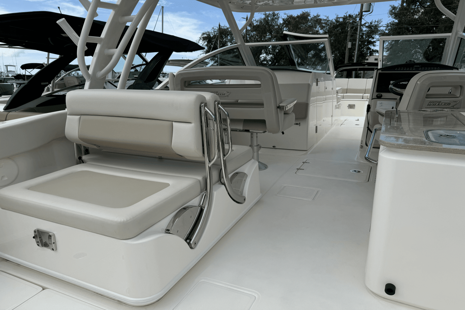 2024 Boston Whaler 320 Vantage Image Thumbnail #18