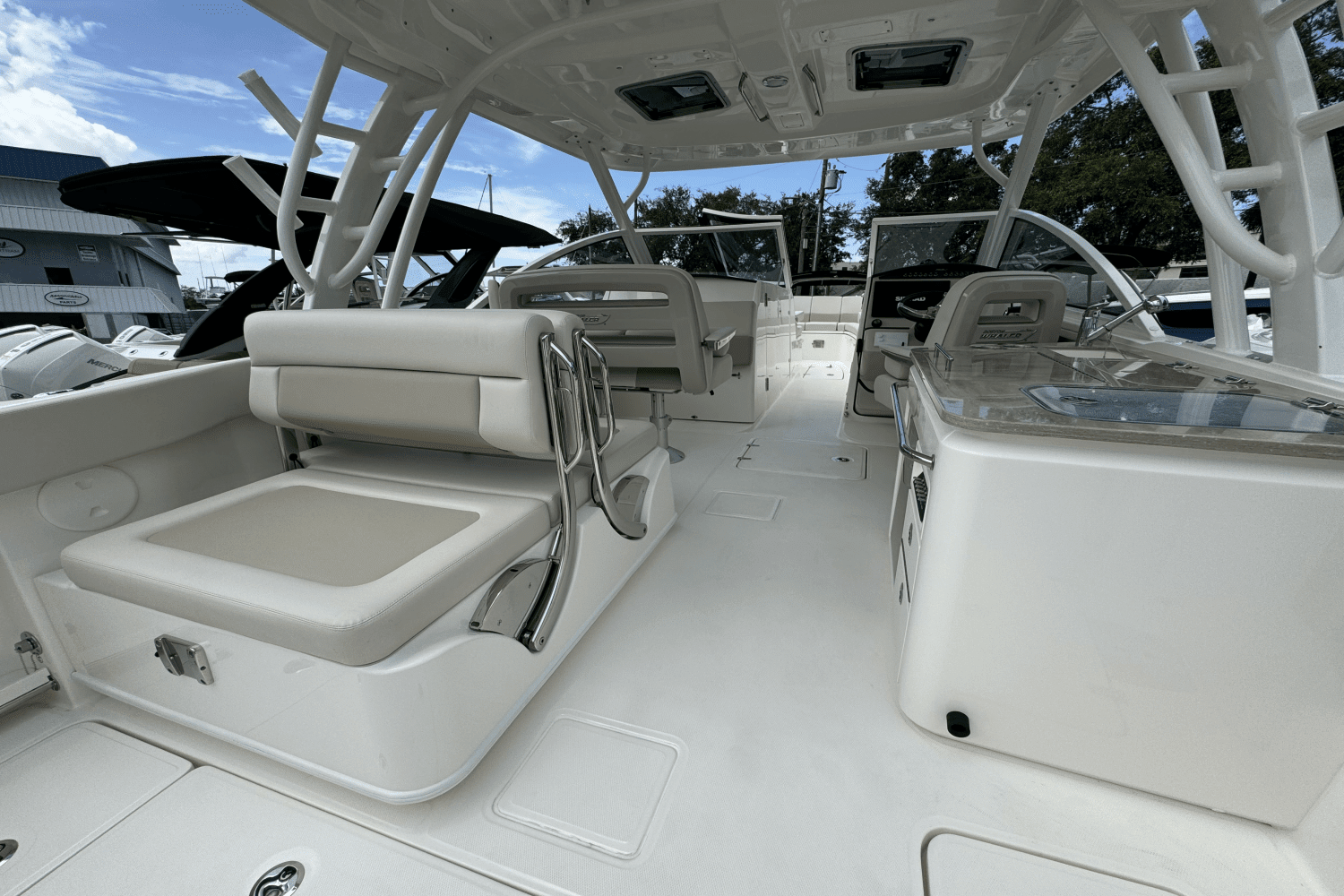 2024 Boston Whaler 320 Vantage Image Thumbnail #16