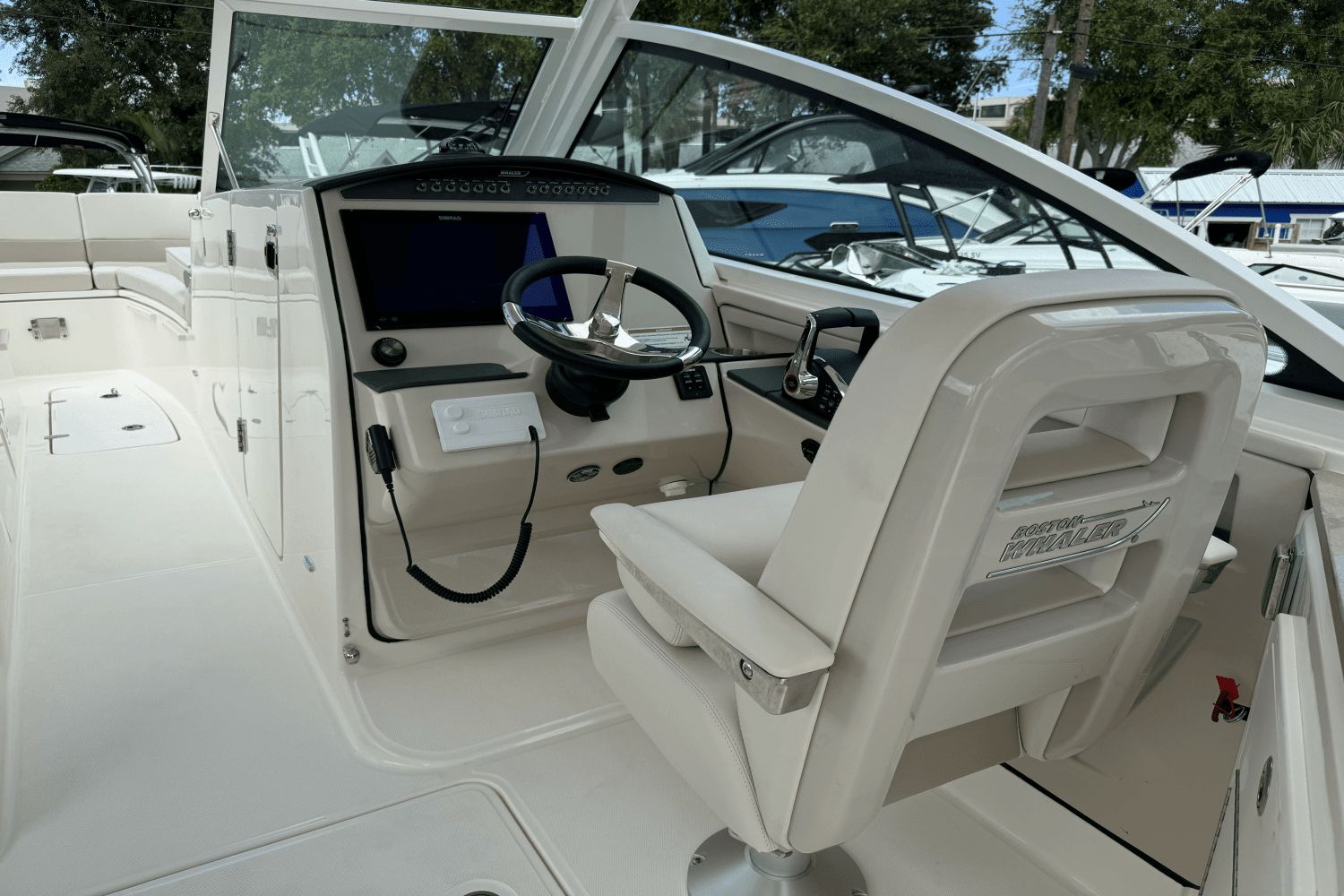 2024 Boston Whaler 320 Vantage Image Thumbnail #32