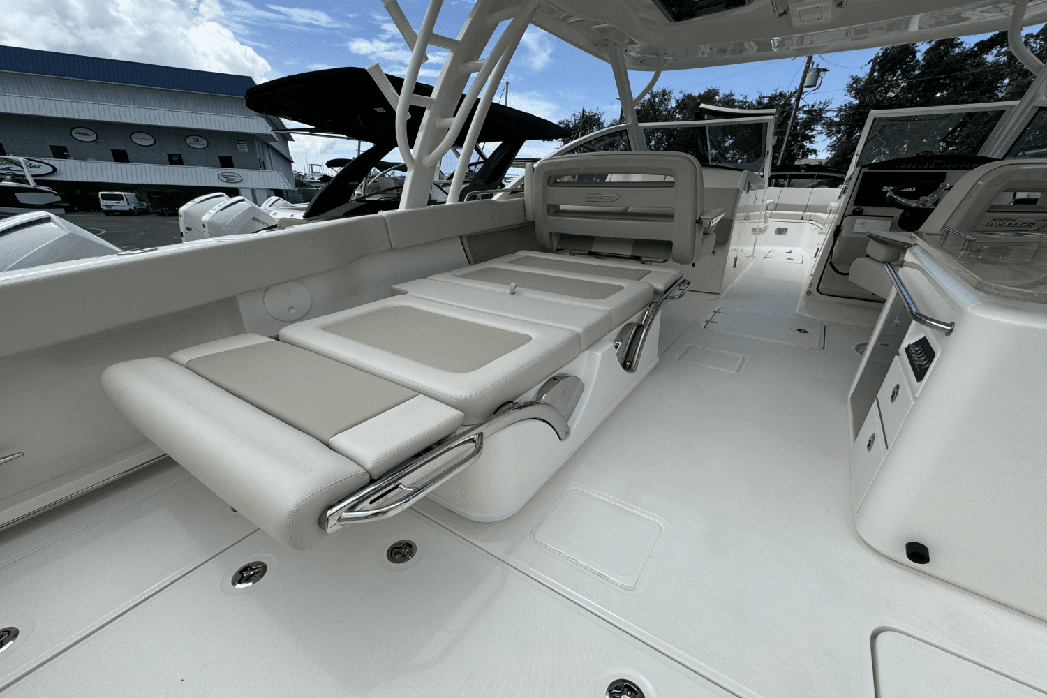 2024 Boston Whaler 320 Vantage Image Thumbnail #19