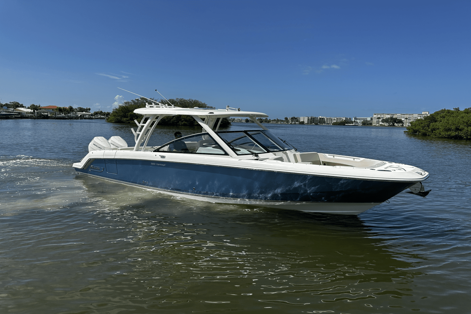 2024 Boston Whaler 320 Vantage Image Thumbnail #10