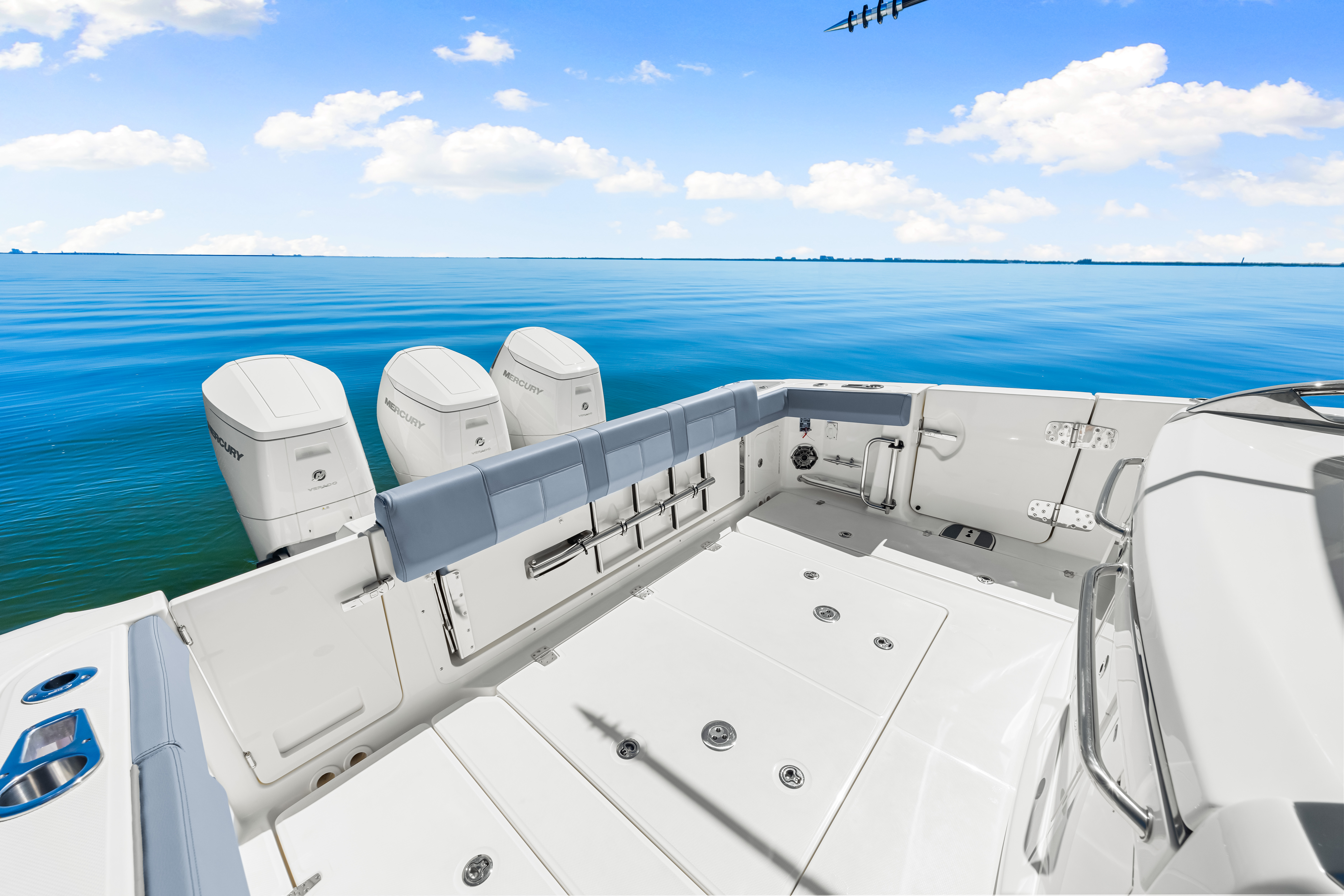 2025 Boston Whaler 420 Outrage Image Thumbnail #37