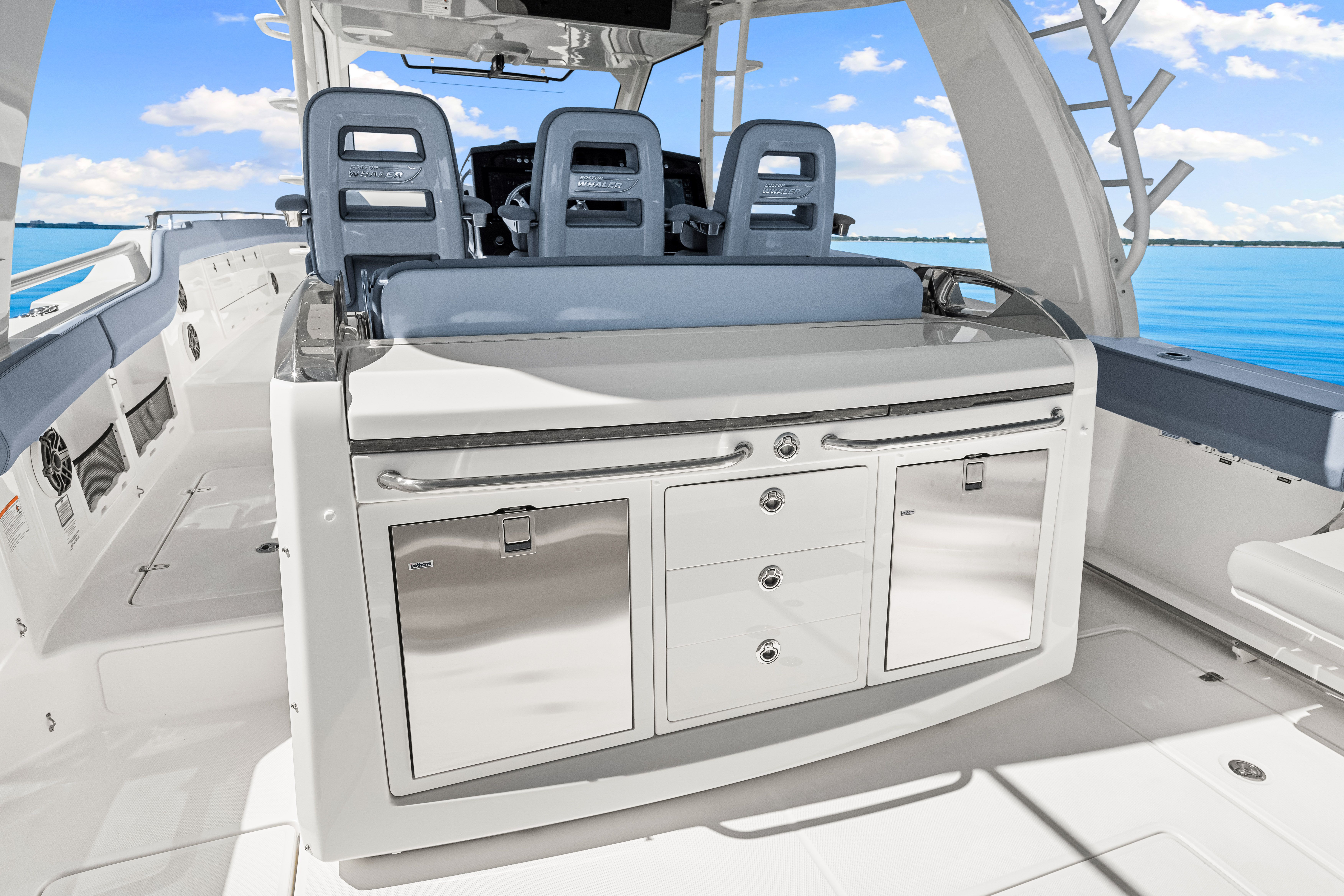 2025 Boston Whaler 420 Outrage Image Thumbnail #42