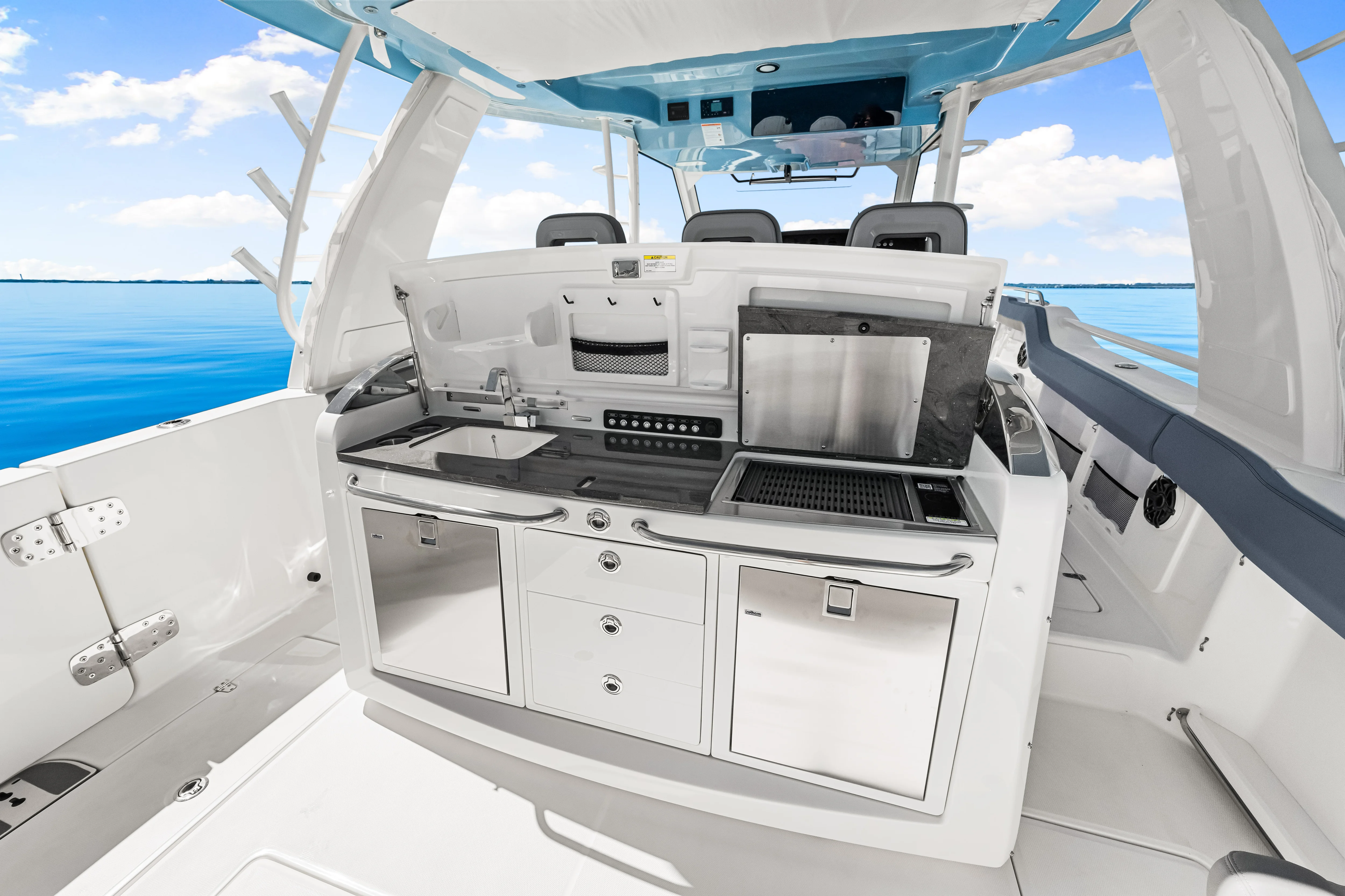 2025 Boston Whaler 420 Outrage Image Thumbnail #43
