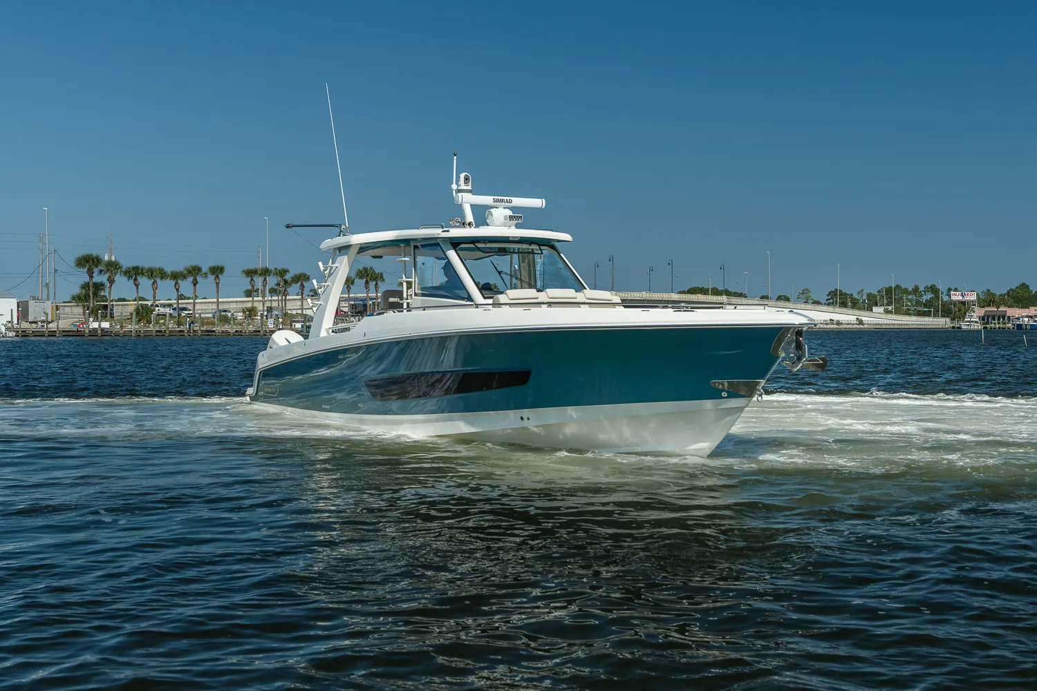 2025 Boston Whaler 420 Outrage Image Thumbnail #1