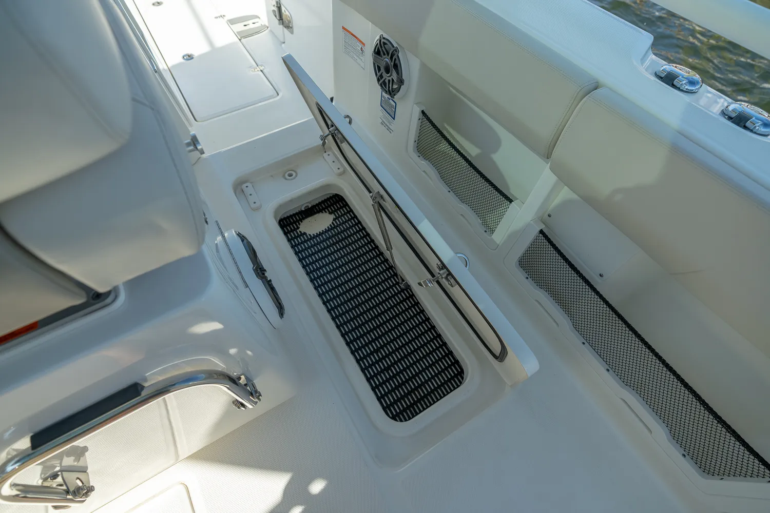 2025 Boston Whaler 420 Outrage Image Thumbnail #23
