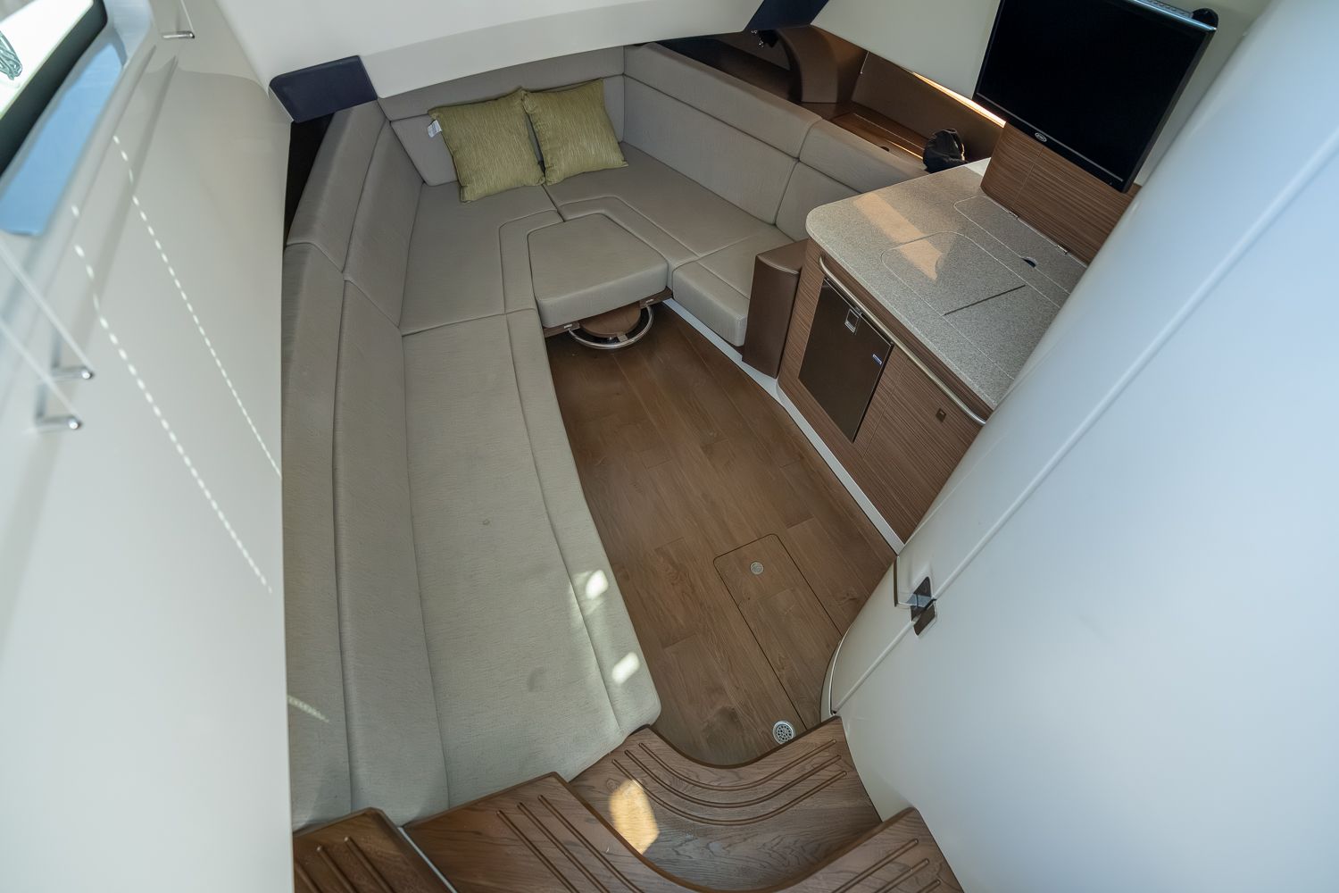 2025 Boston Whaler 420 Outrage Image Thumbnail #40