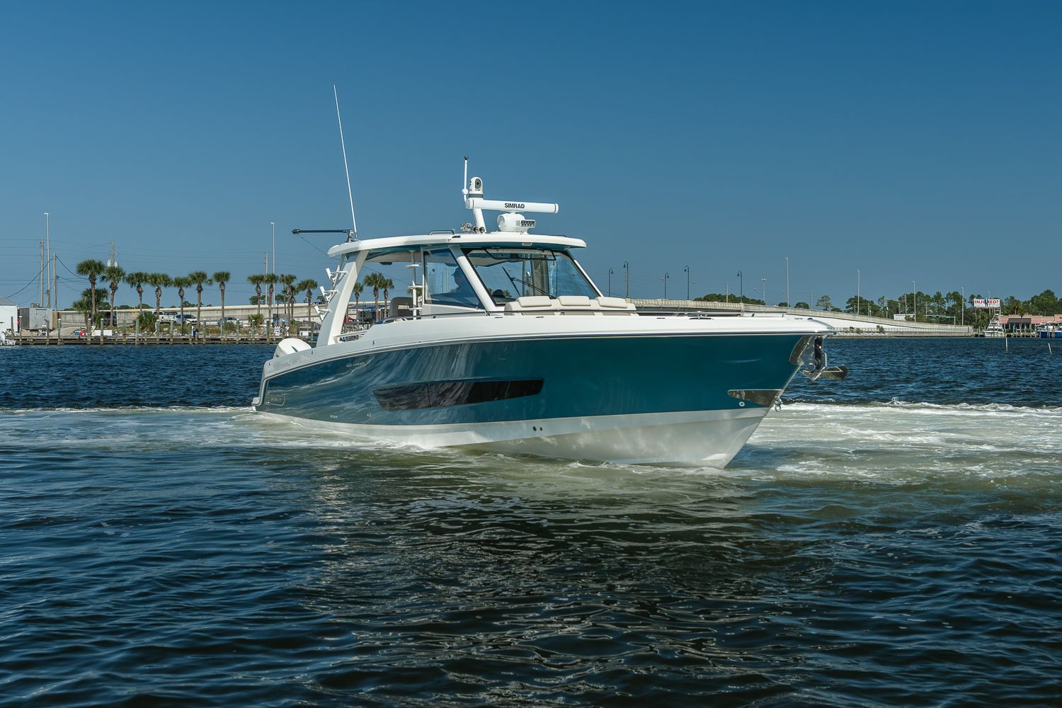 2025 Boston Whaler 420 Outrage Image Thumbnail #2