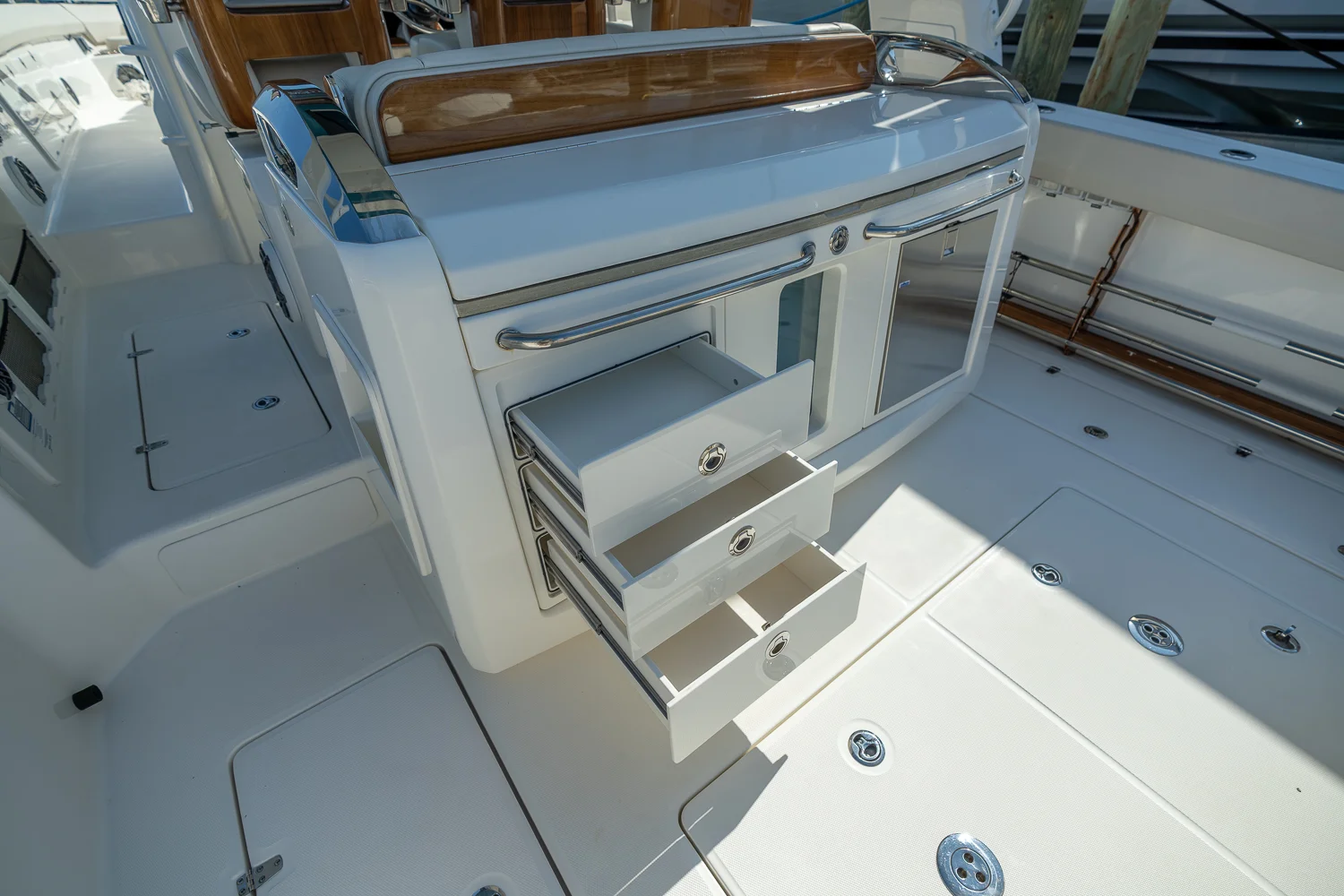 2025 Boston Whaler 420 Outrage Image Thumbnail #49