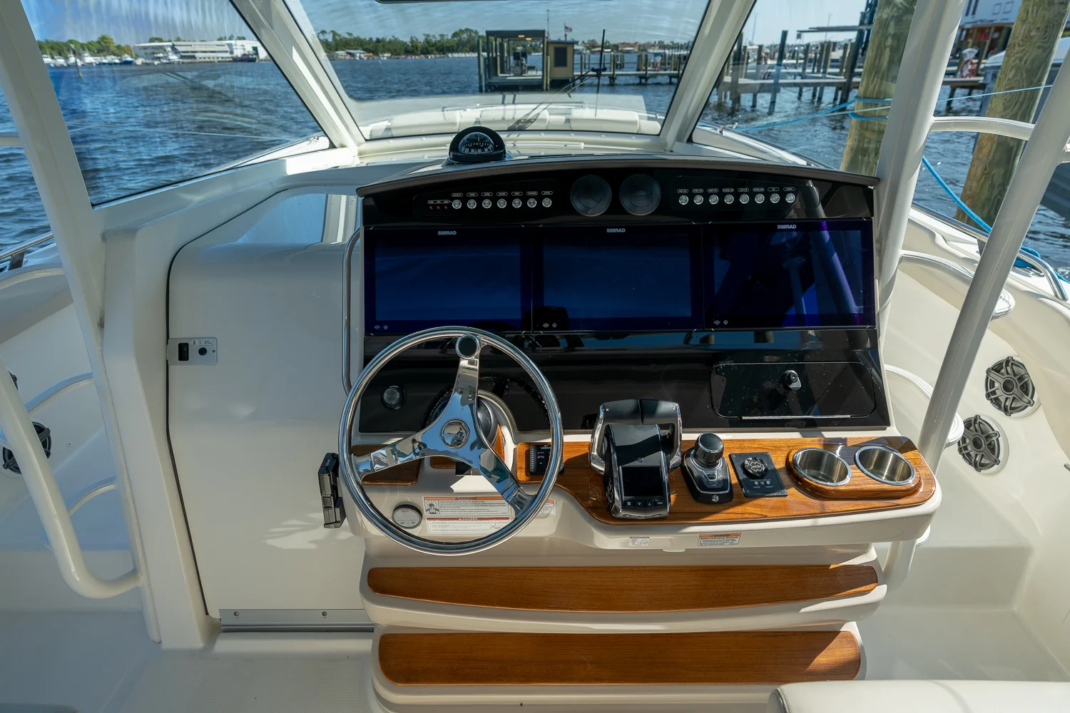 2025 Boston Whaler 420 Outrage Image Thumbnail #24