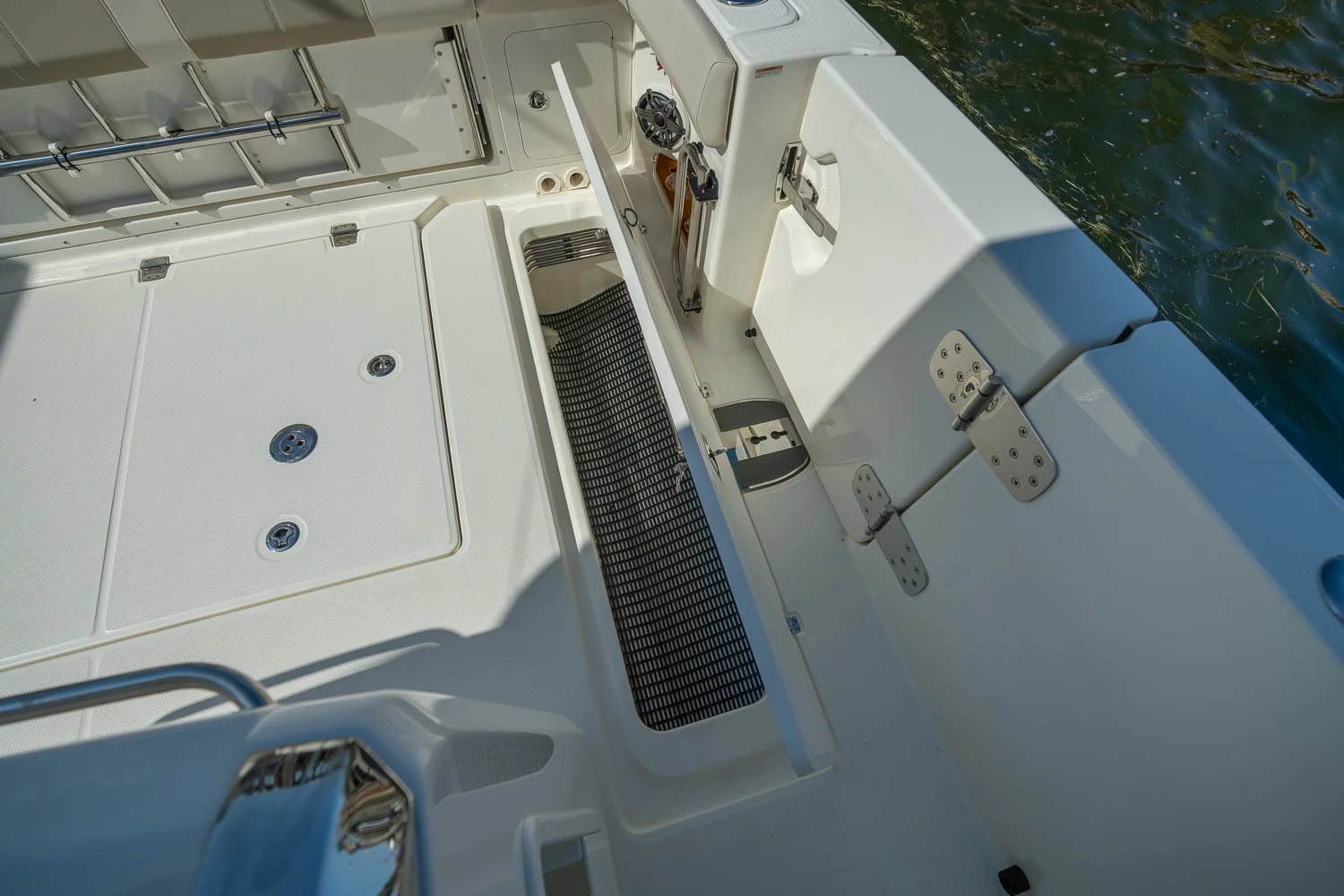 2025 Boston Whaler 420 Outrage Image Thumbnail #54