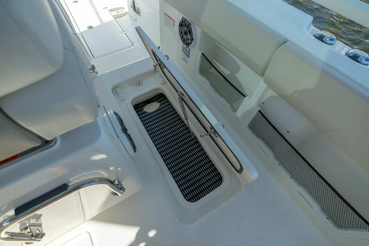 2025 Boston Whaler 420 Outrage Image Thumbnail #23