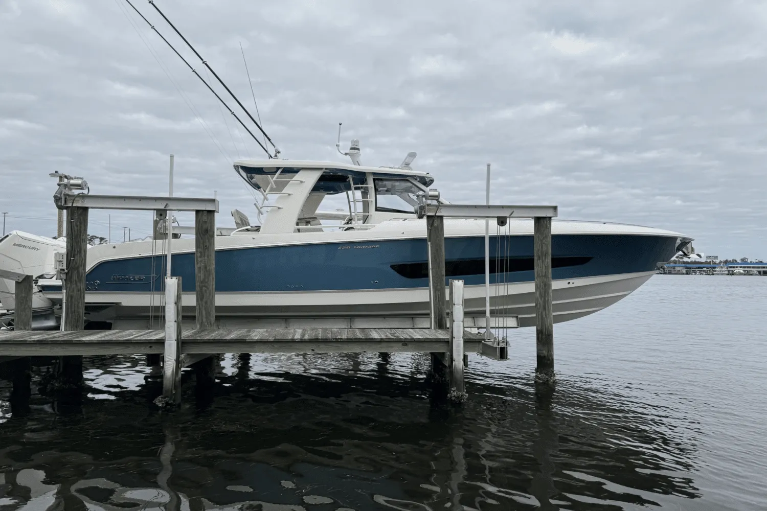 2025 Boston Whaler 420 Outrage Image Thumbnail #2