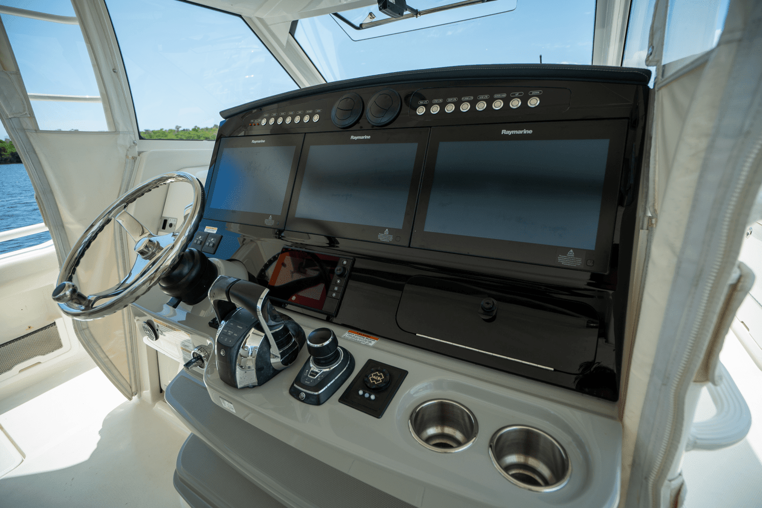 2017 Boston Whaler 420 Outrage Image Thumbnail #12