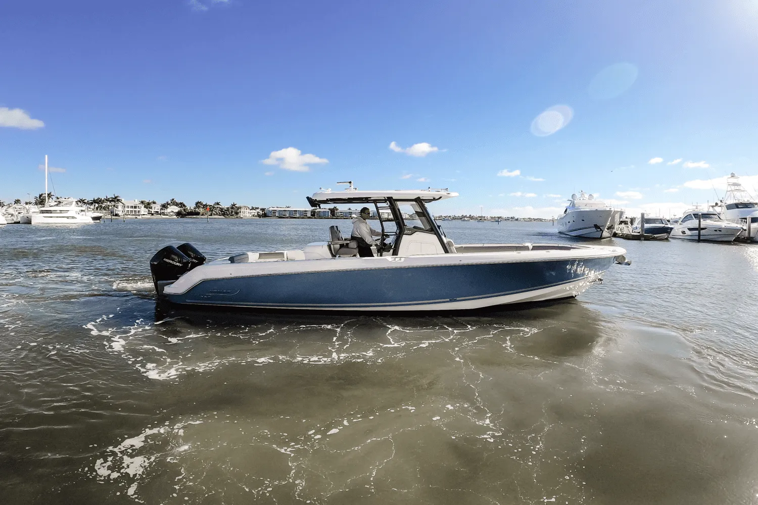 2023 Boston Whaler 330 OUTRAGE Image Thumbnail #0