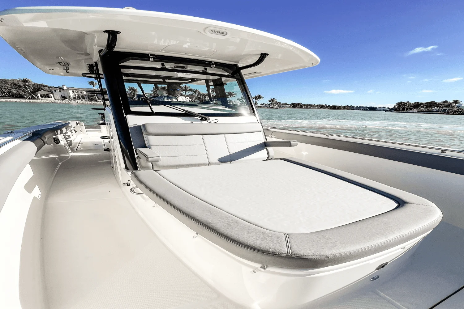 2023 Boston Whaler 330 OUTRAGE Image Thumbnail #3