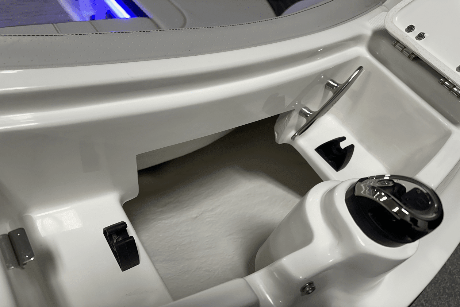 2024 Sea Ray SPX 230 Outboard Image Thumbnail #18