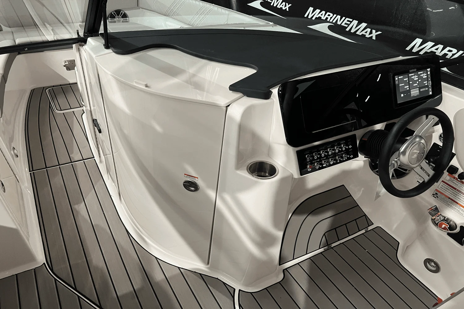 2025 Sea Ray SDX 270 Image Thumbnail #16