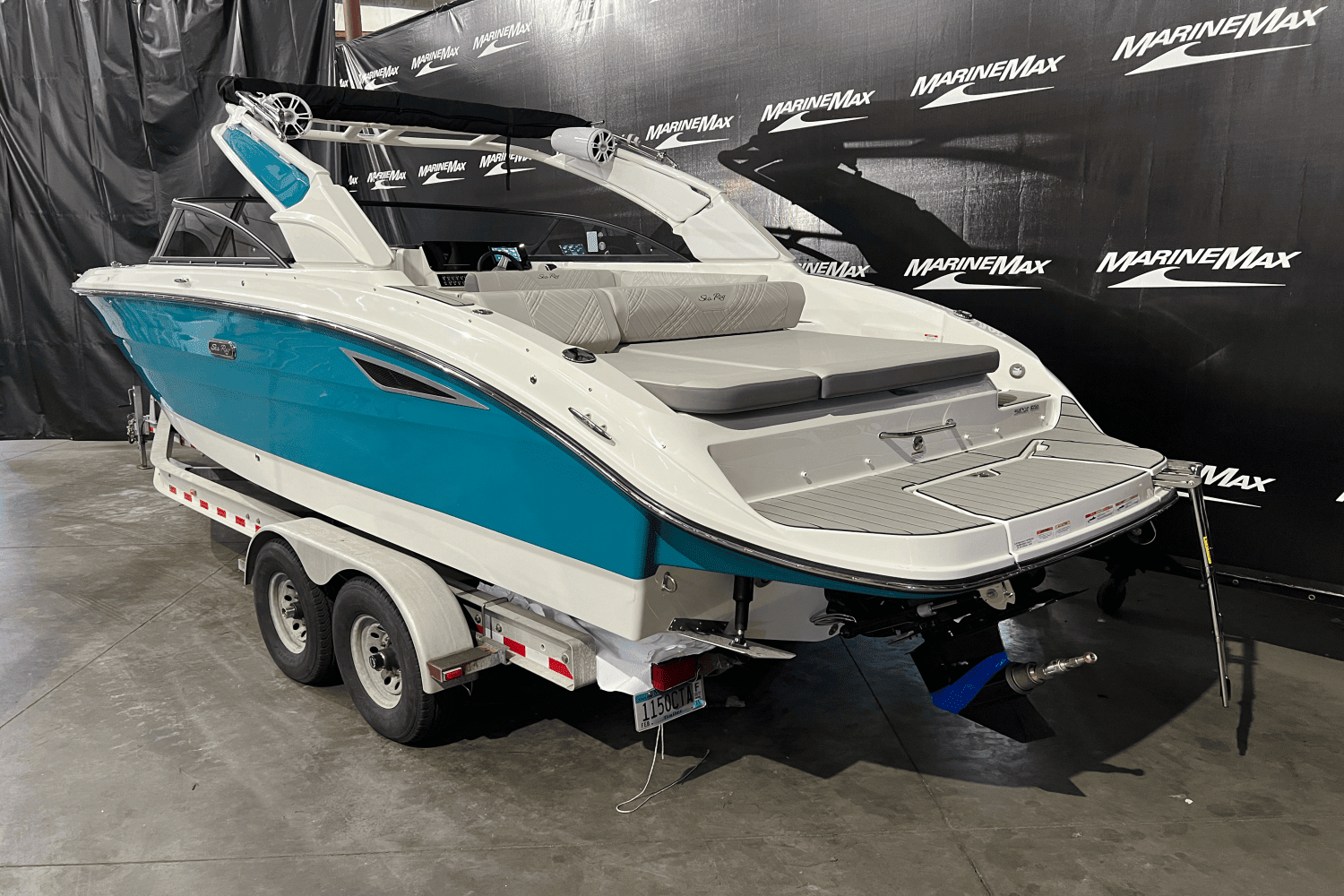 2025 Sea Ray SDX 270 Image Thumbnail #3