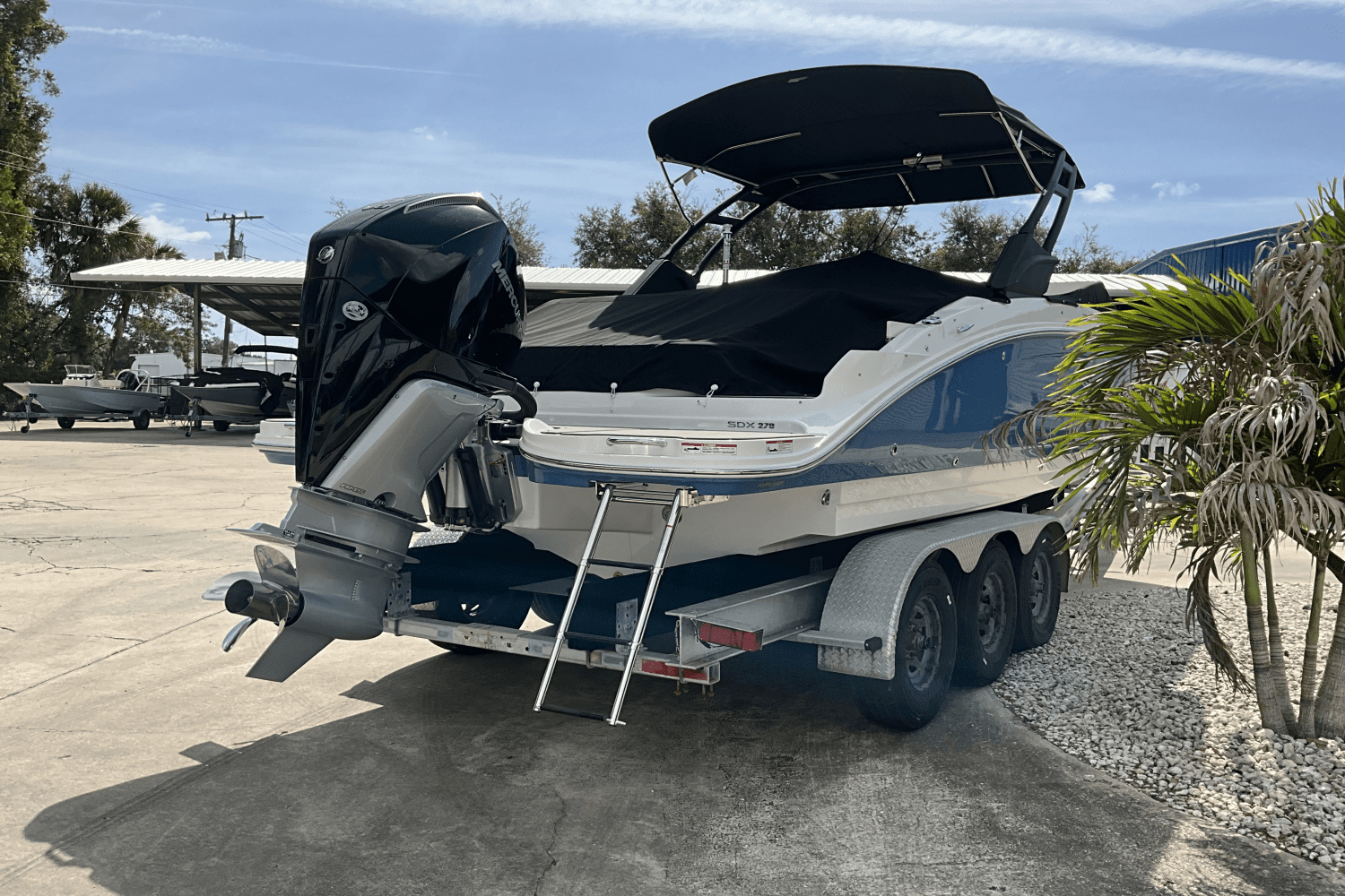 Thumbnail 3 for 2024 Sea Ray SDX 270 Outboard