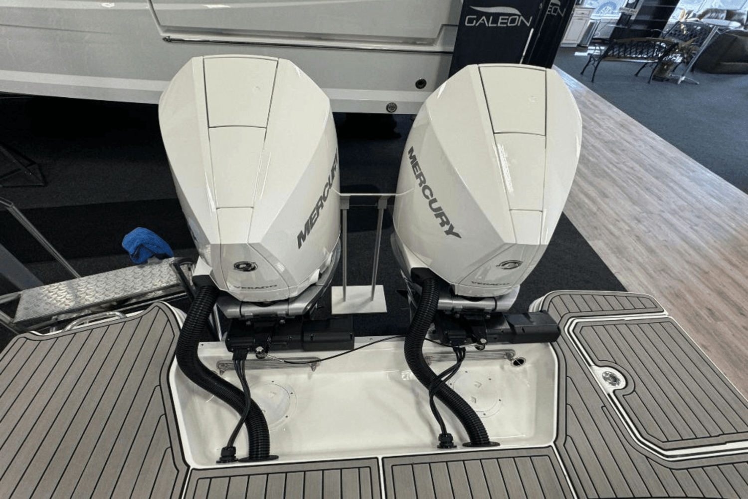 2024 Sea Ray SDX 290 Outboard Image Thumbnail #6