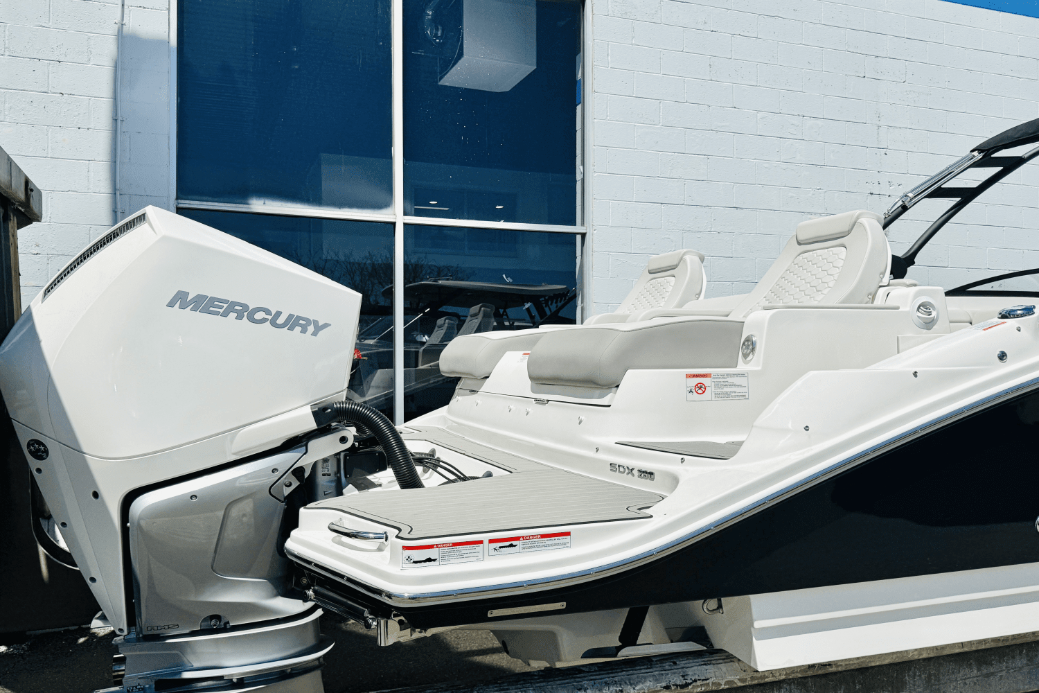 2024 Sea Ray SDX 290 Outboard Image Thumbnail #5