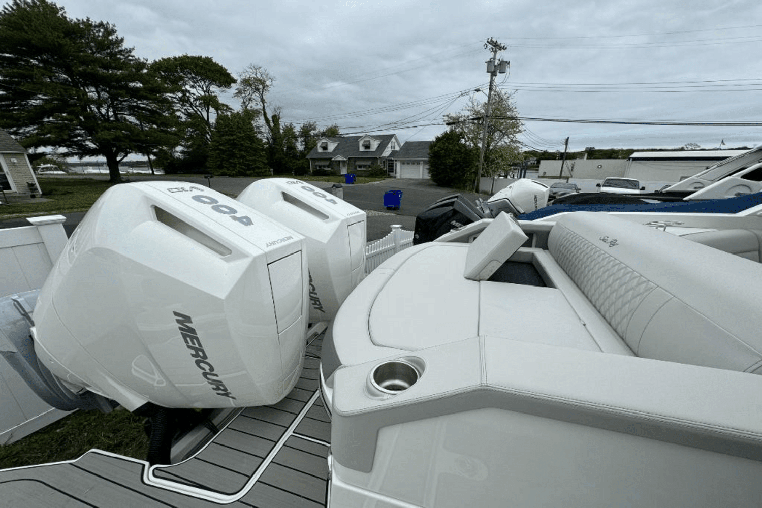 2024 Sea Ray 310 SLX Outboard Image Thumbnail #4