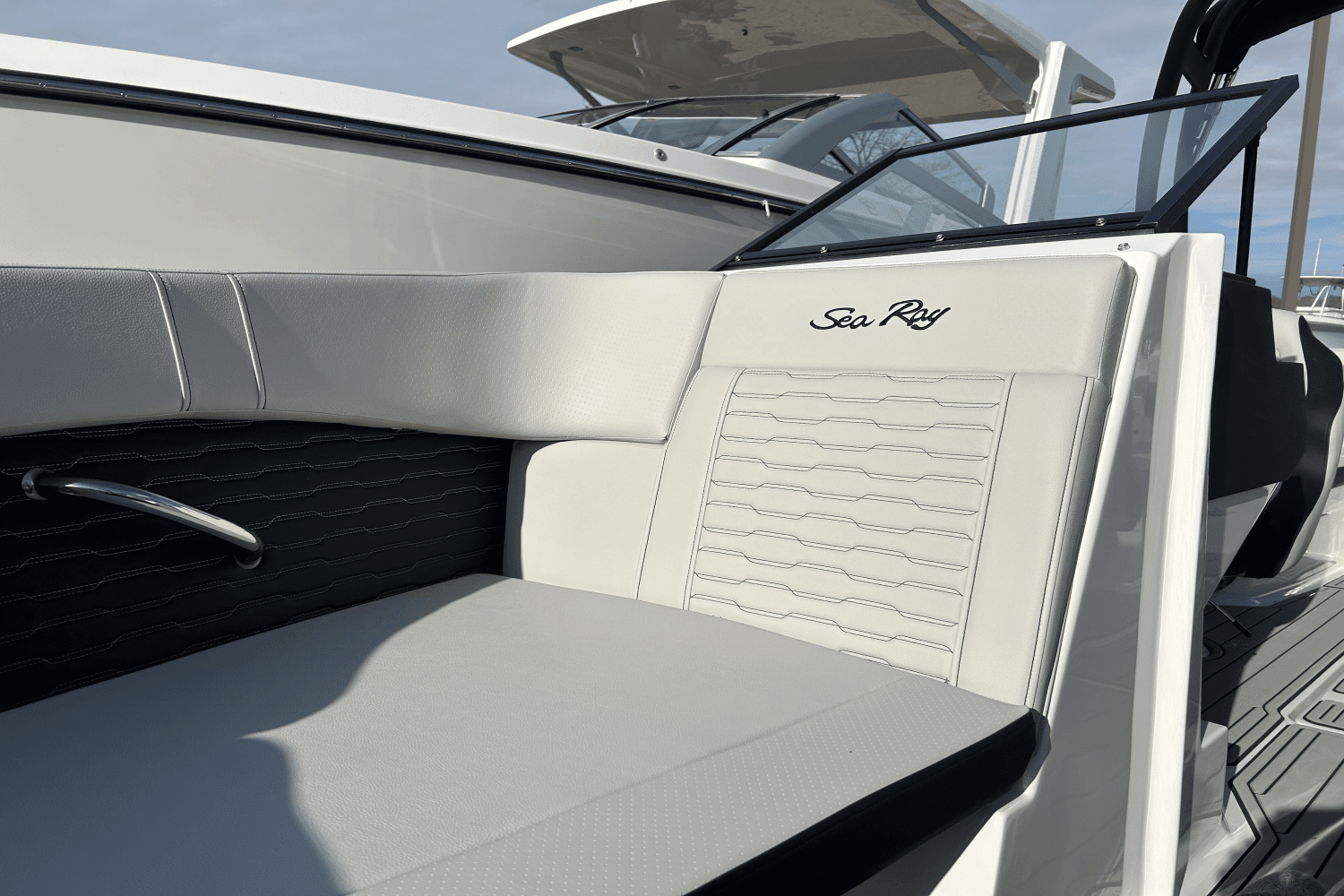 2024 Sea Ray SPX 230 Outboard Image Thumbnail #20