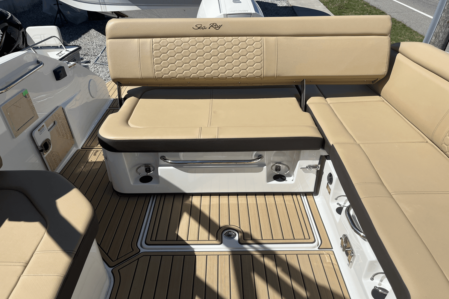 2024 Sea Ray
                                                             SDX 250 Outboard Image Thumbnail #7