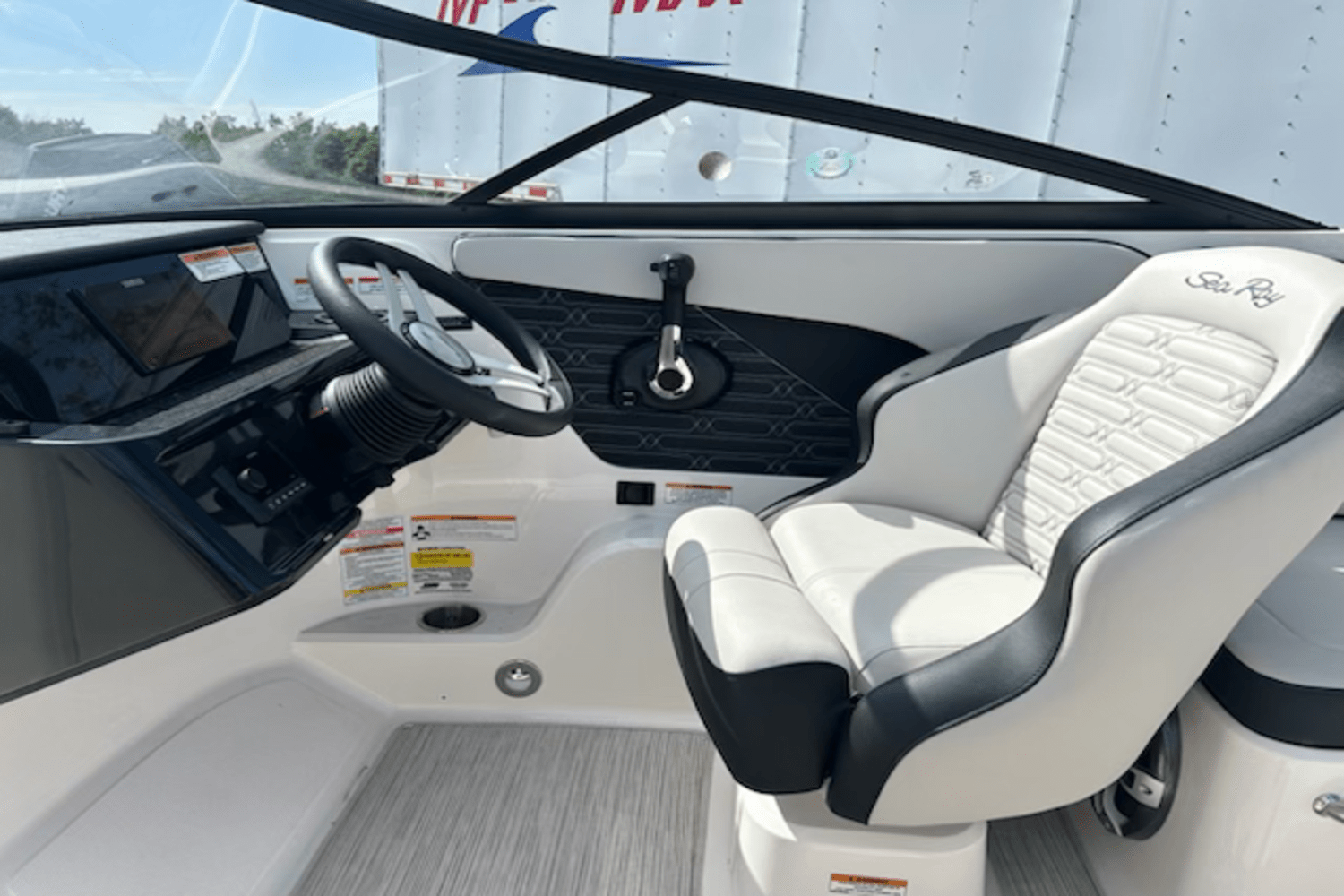 2024 Sea Ray SPX 210 Image Thumbnail #9