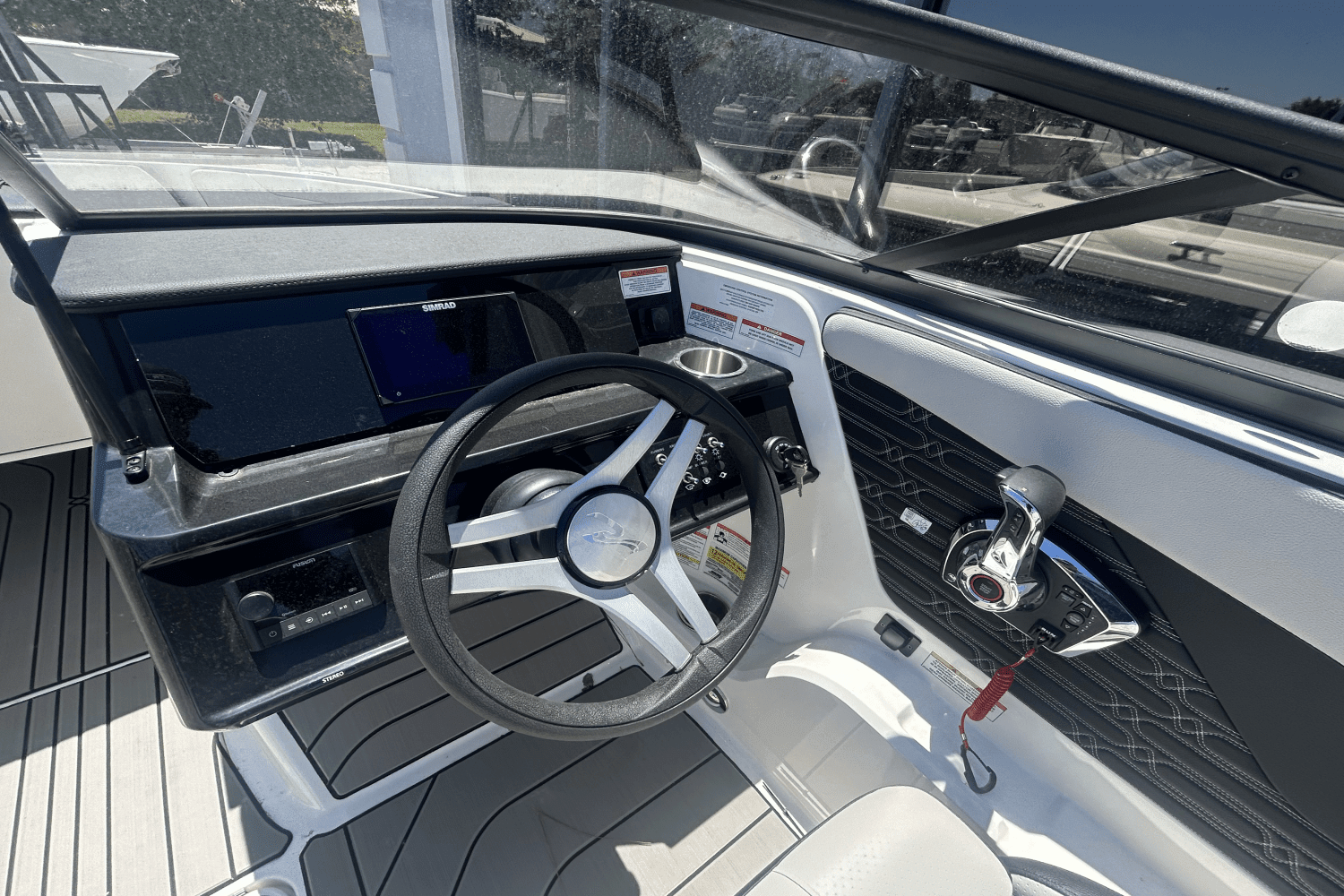 2024 Sea Ray SPX 210 Outboard Image Thumbnail #6