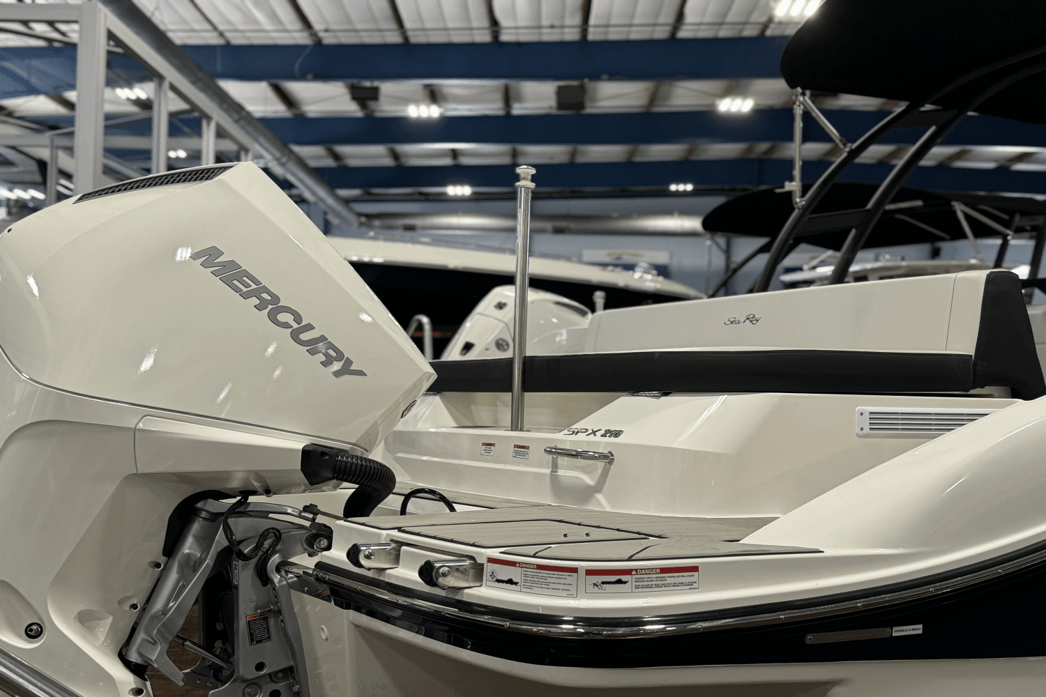 2024 Sea Ray SPX 210 Outboard Image Thumbnail #2