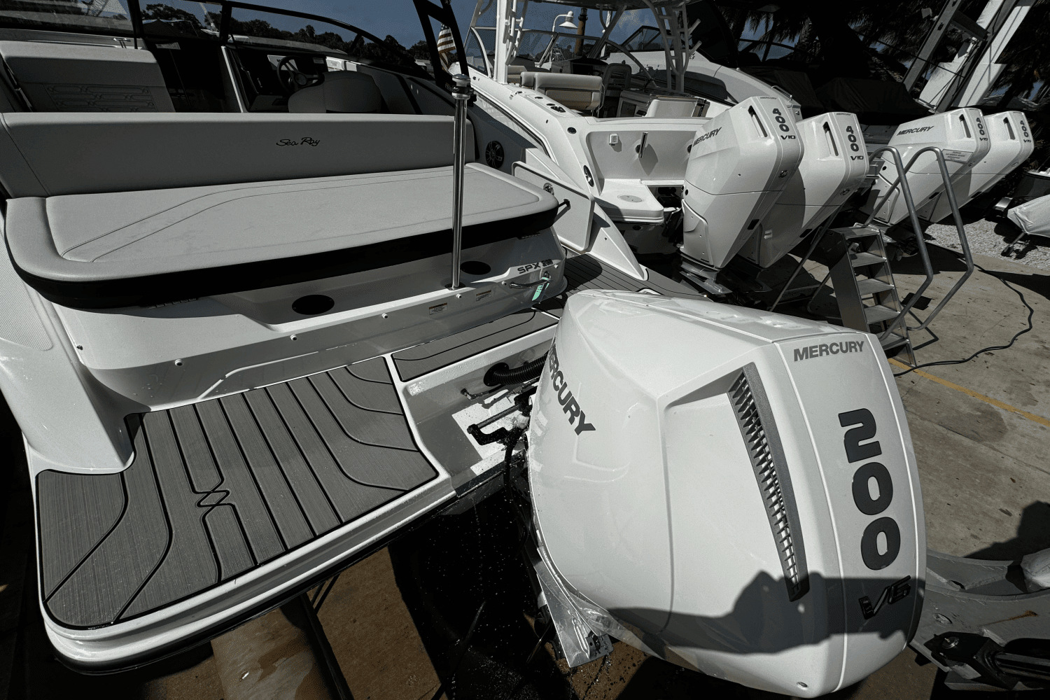 2024 Sea Ray SPX 210 Outboard Image Thumbnail #2