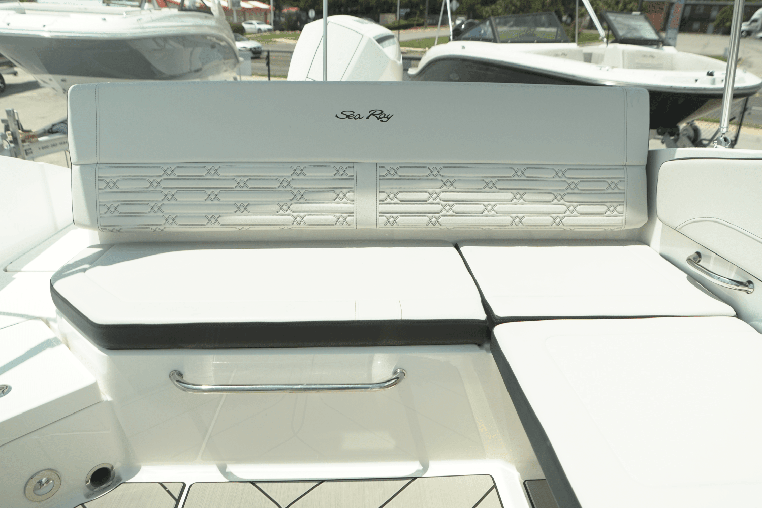 2024 Sea Ray SPX 210 Outboard Image Thumbnail #10