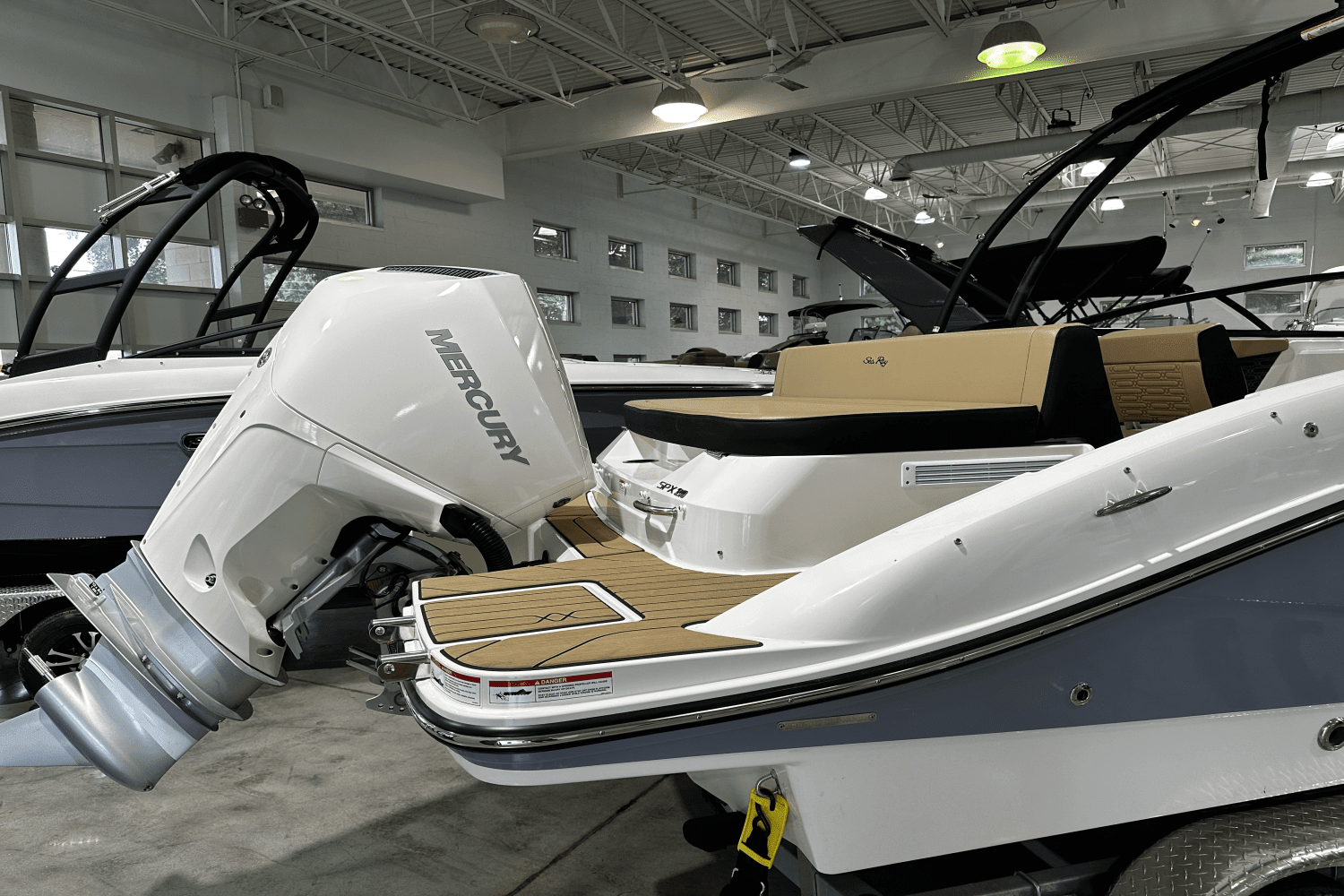 2025 Sea Ray SPX 210 Outboard Image Thumbnail #6