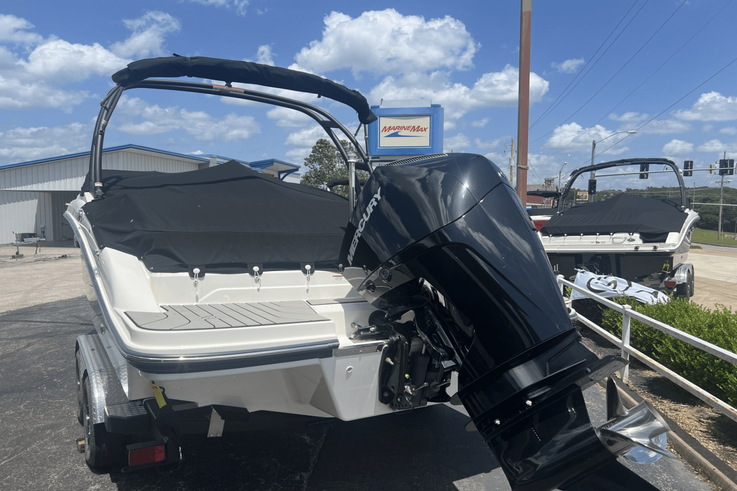2025 Sea Ray SPX 210 Outboard Image Thumbnail #4