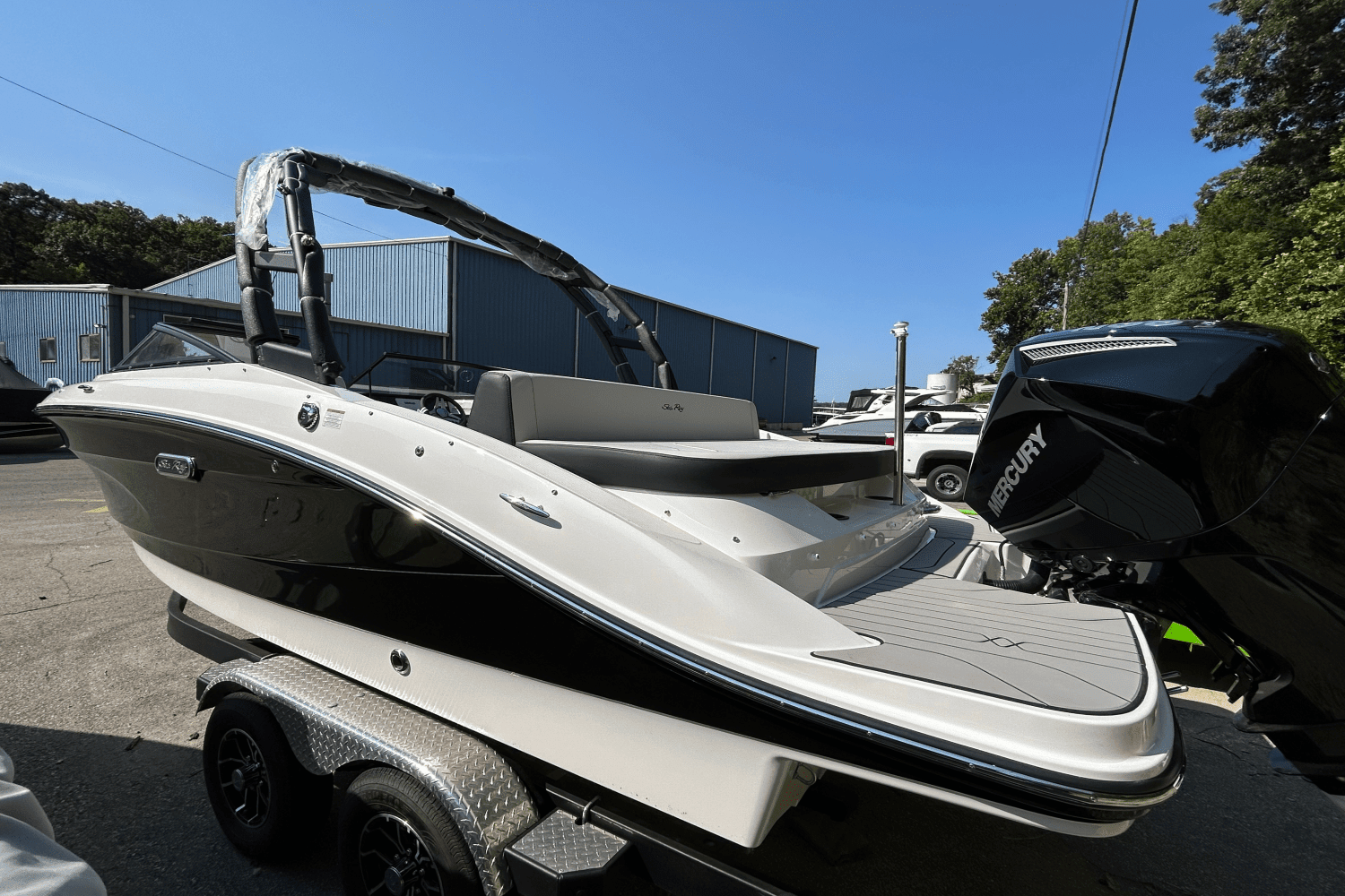 2025 Sea Ray SPX 210 Outboard Image Thumbnail #6