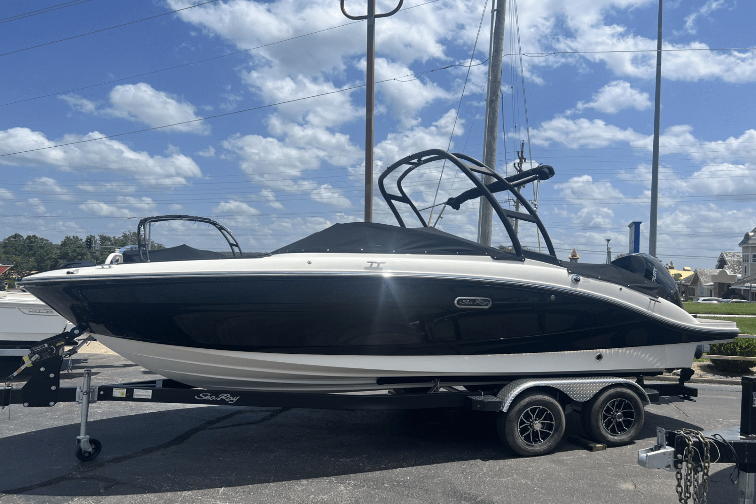 2025 Sea Ray SPX 210 Outboard Image Thumbnail #3