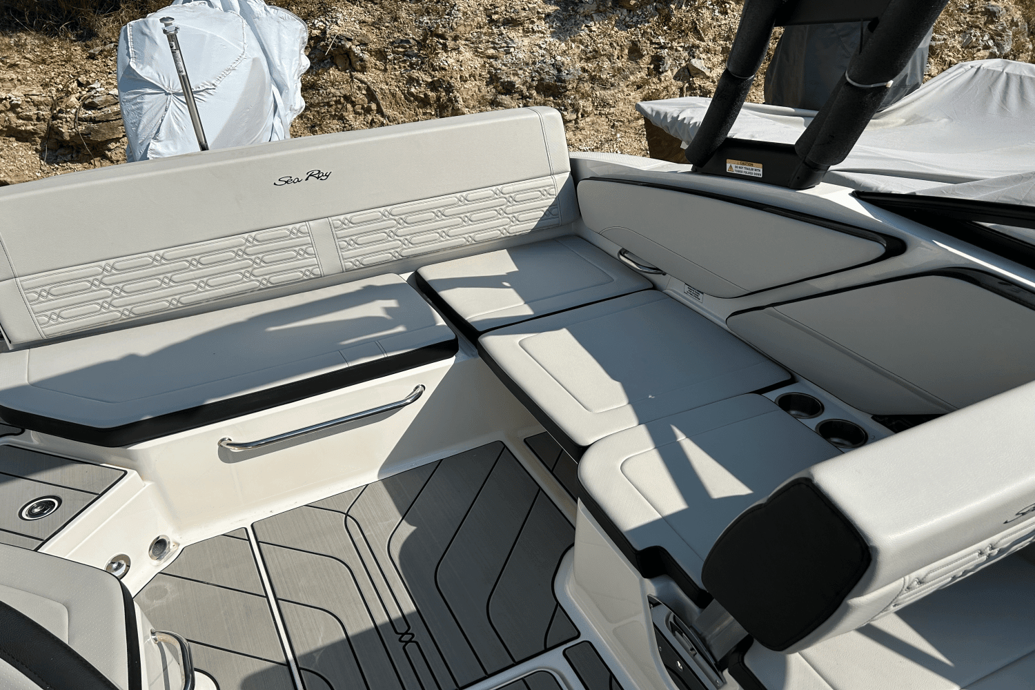 2025 Sea Ray SPX 210 Outboard Image Thumbnail #18