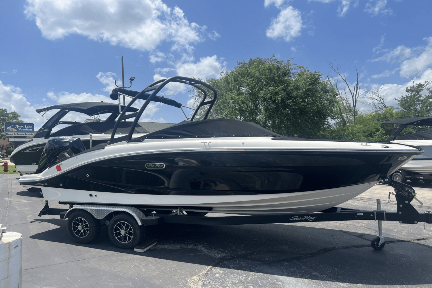 2025 Sea Ray SPX 210 Outboard Image Thumbnail #0