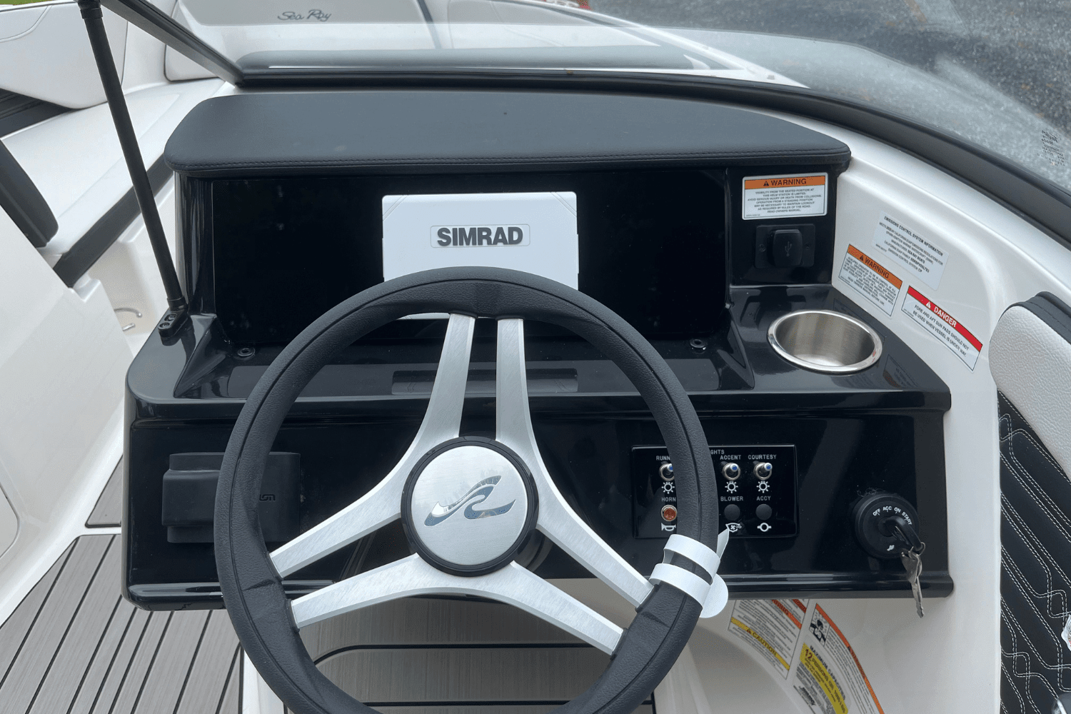 2025 Sea Ray SPX 210 Outboard Image Thumbnail #10